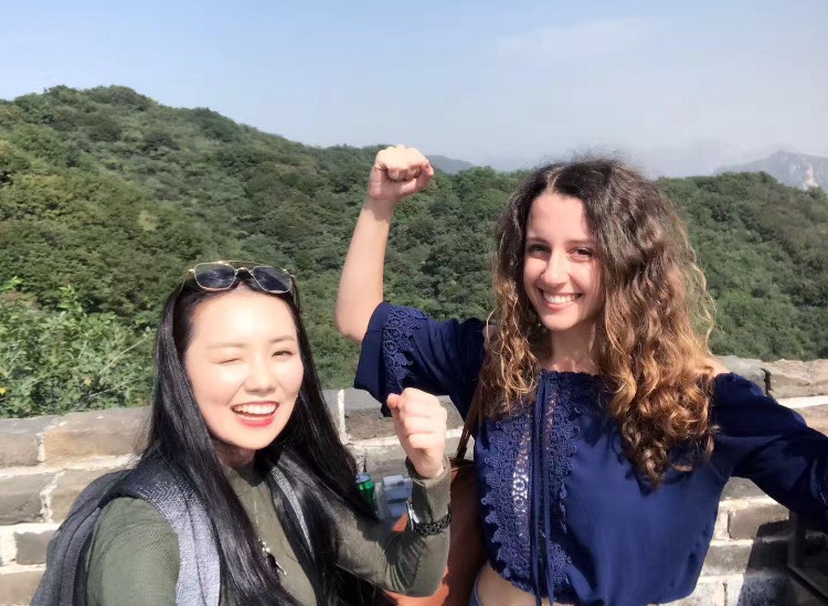 Marie y Jasmine en la Gran Muralla de China